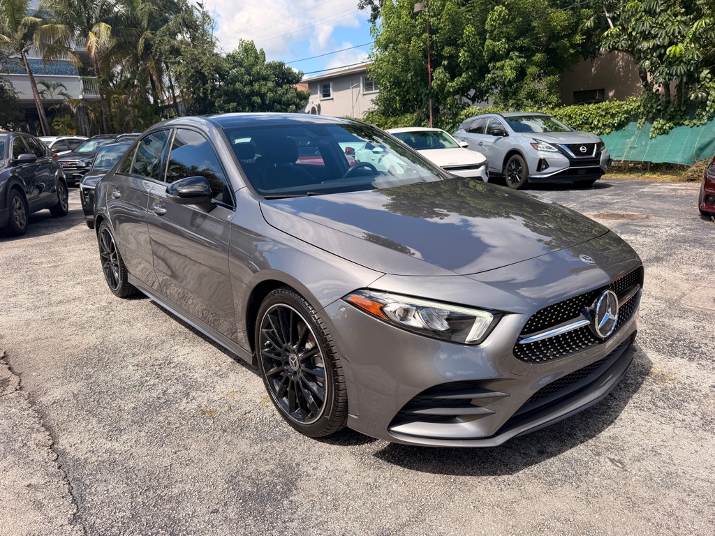 Photo 8 of this MERCEDES-BENZ A