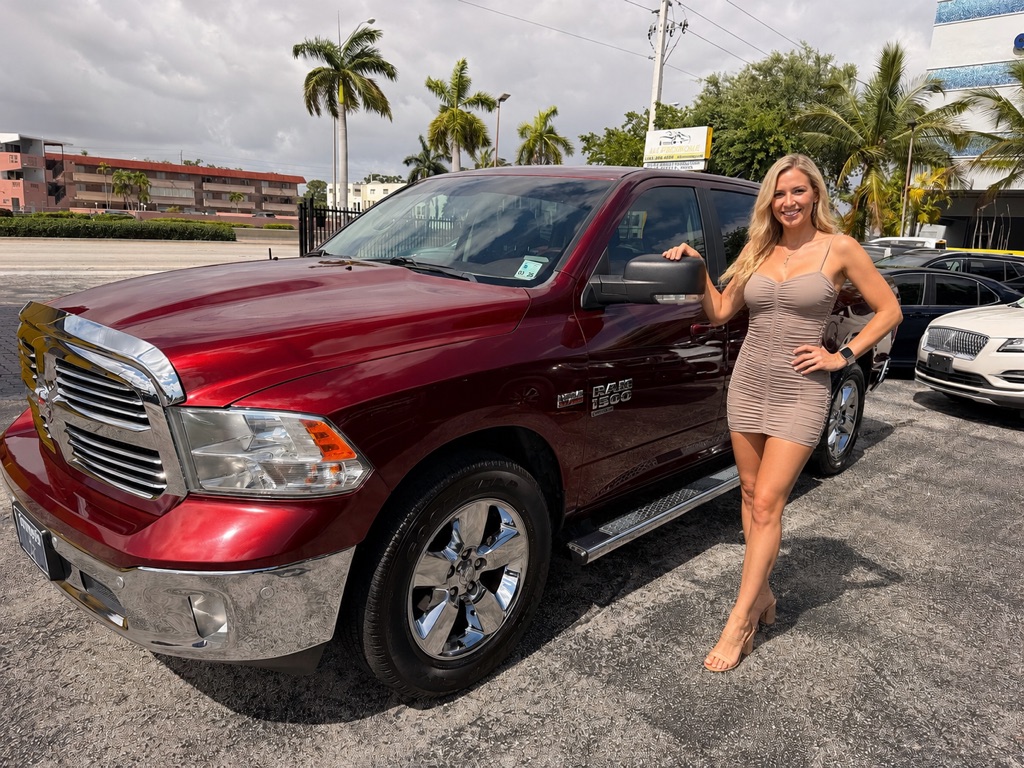 Photo 2 of this RAM 1500 CLASSIC