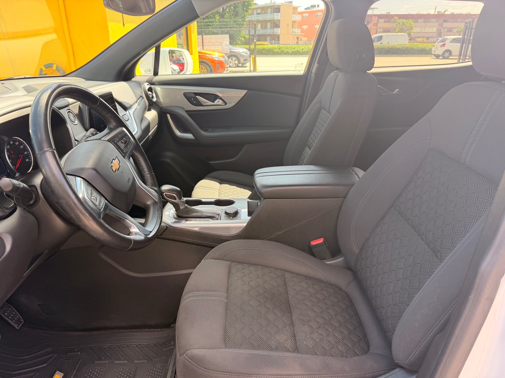 Photo 15 of this CHEVROLET BLAZER