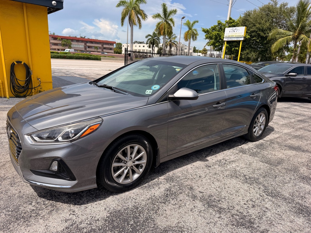 Photo 2 of this HYUNDAI SONATA
