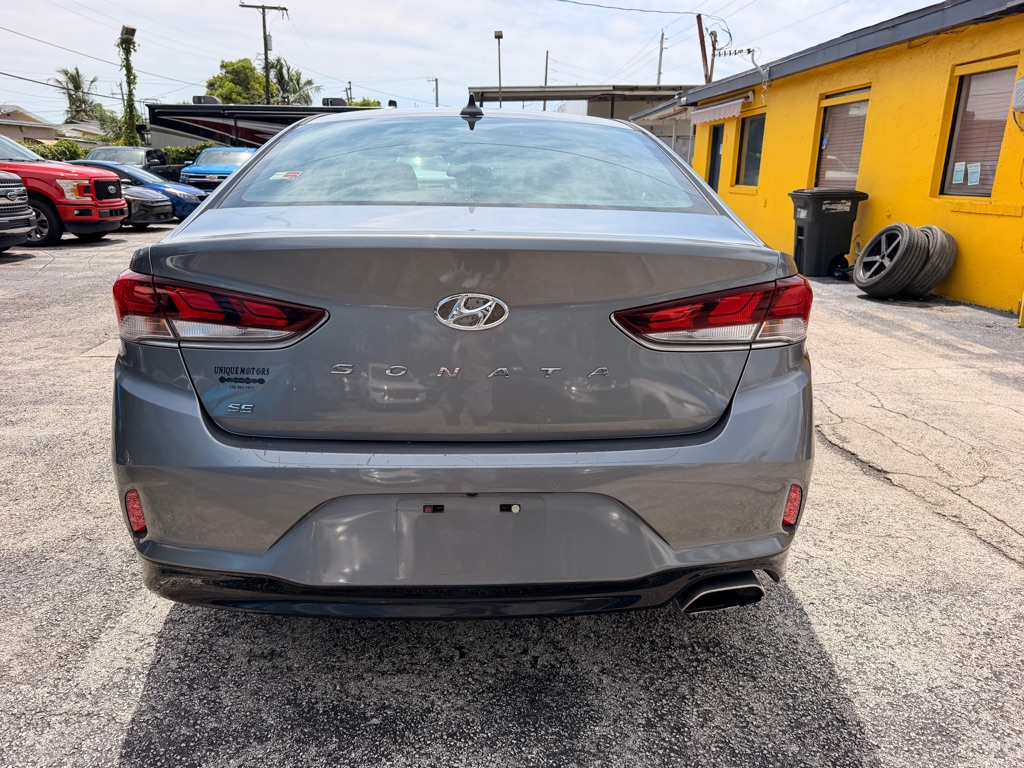 Photo 11 of this HYUNDAI SONATA