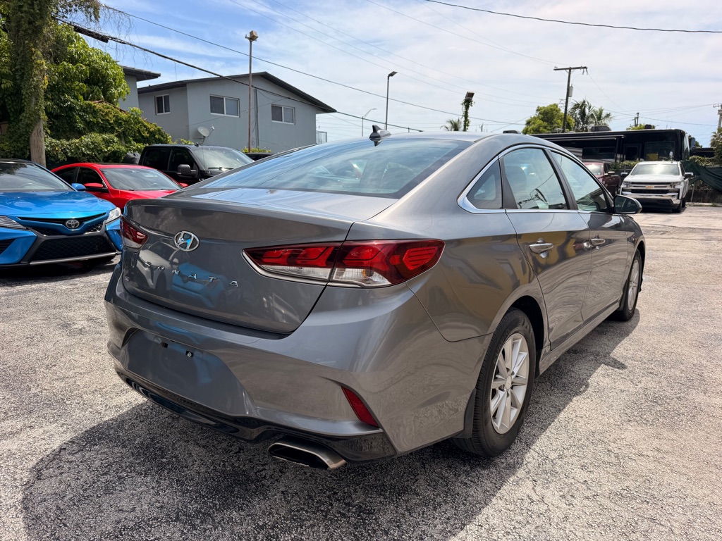 Photo 9 of this HYUNDAI SONATA