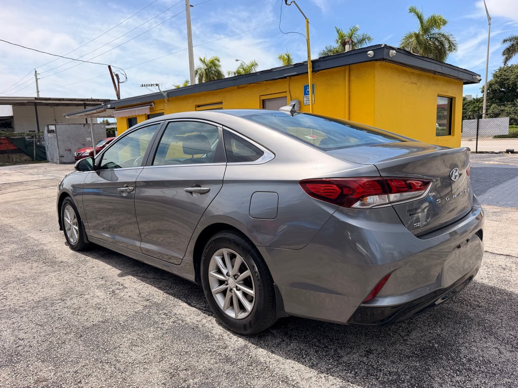 Photo 13 of this HYUNDAI SONATA