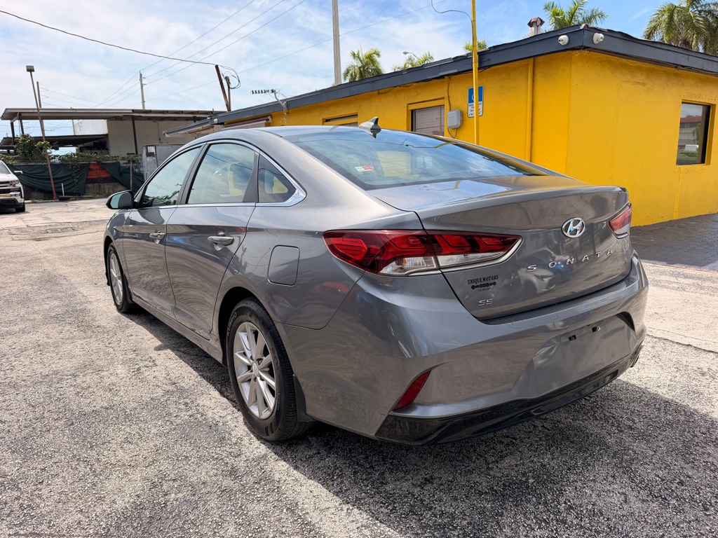 Photo 12 of this HYUNDAI SONATA