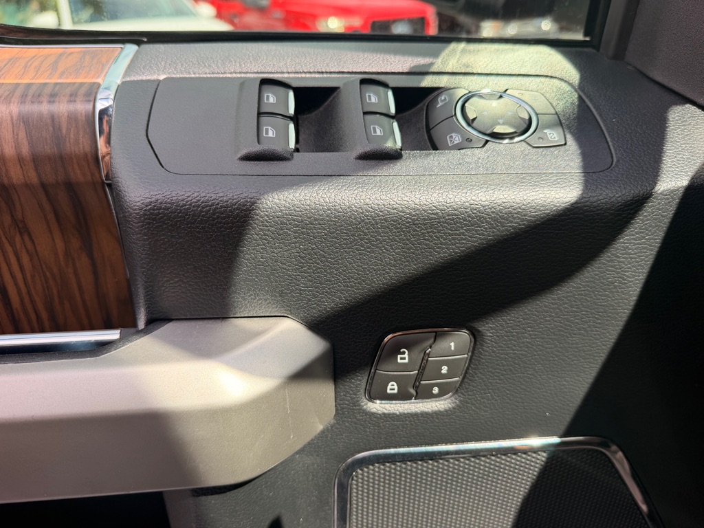 Photo 26 of this FORD F150