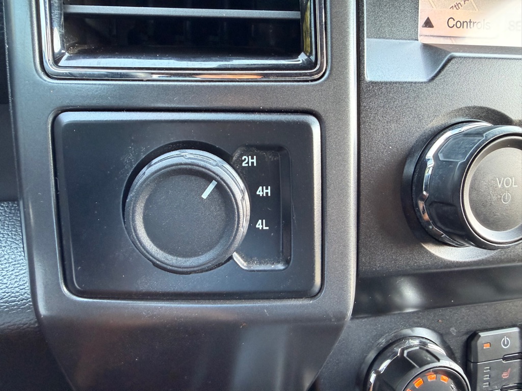 Photo 21 of this FORD F150