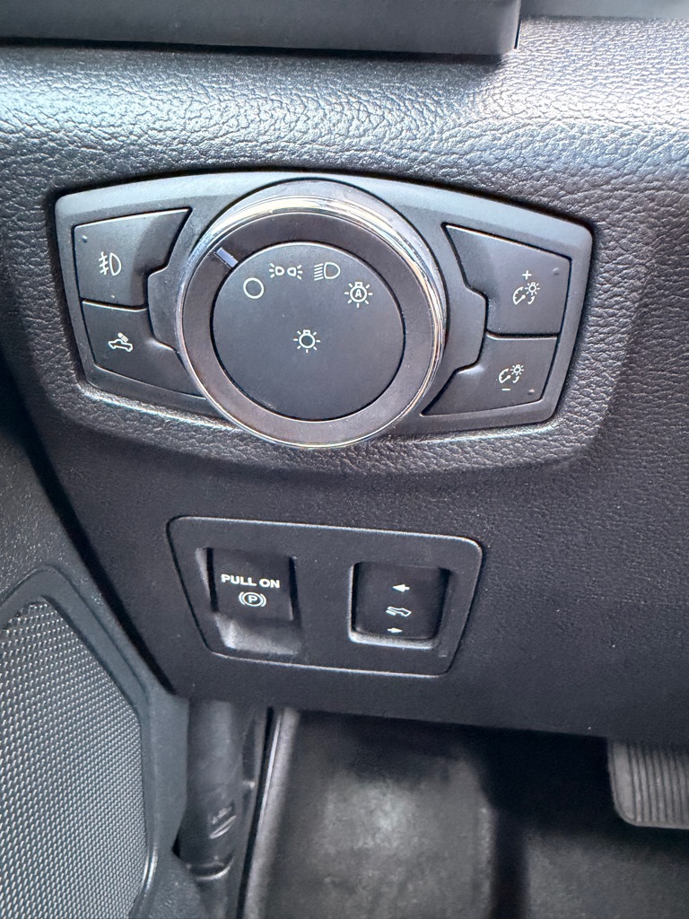 Photo 20 of this FORD F150