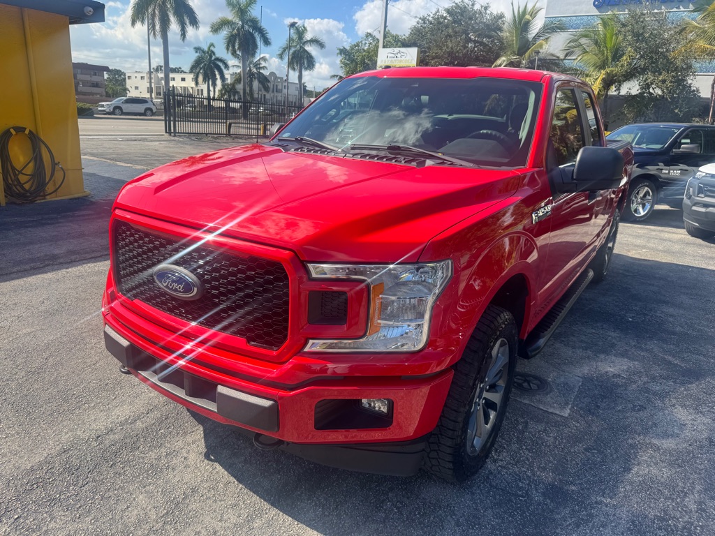 Photo 3 of this FORD F150