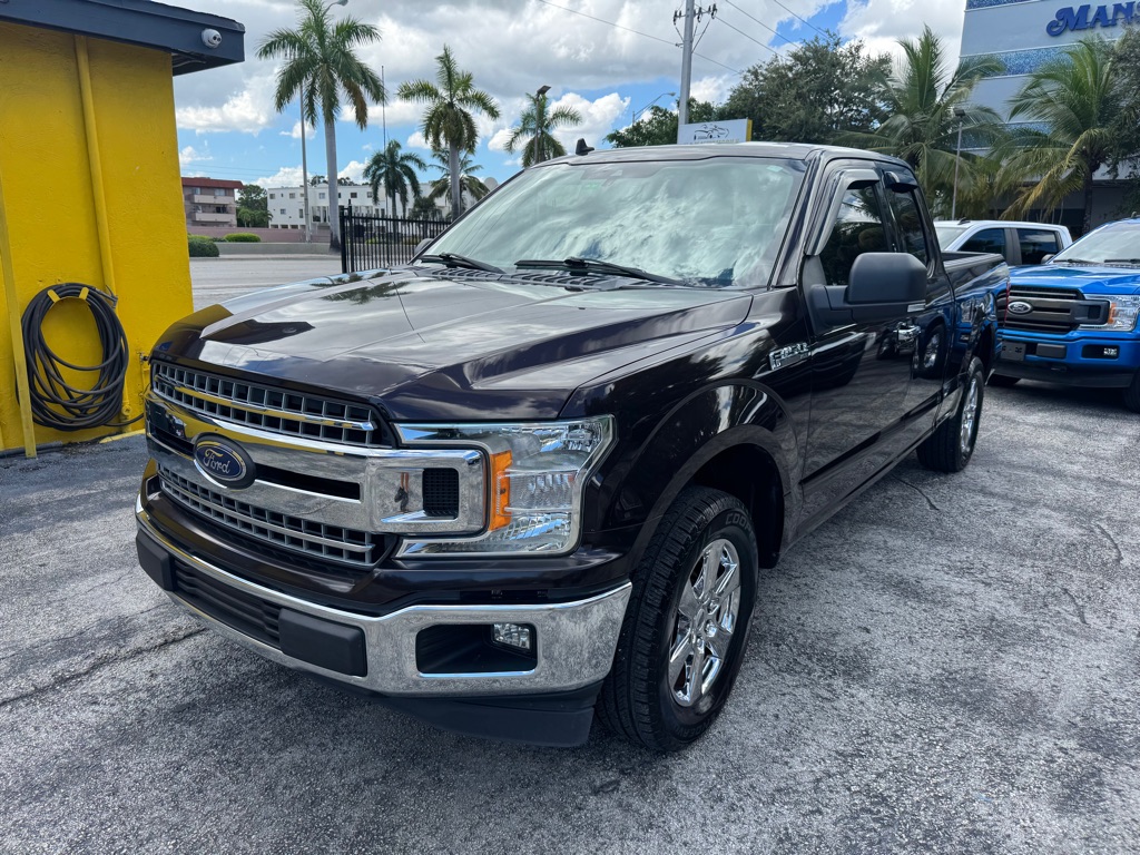 Photo 4 of this FORD F150