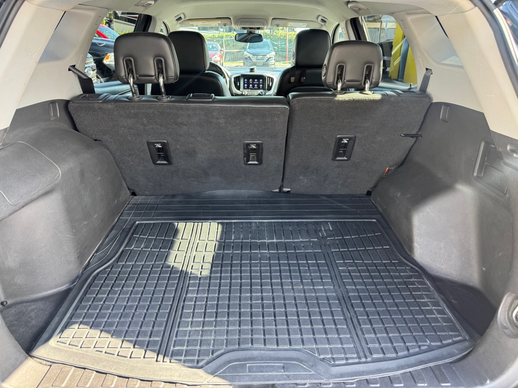 Photo 22 of this GMC TERRAIN