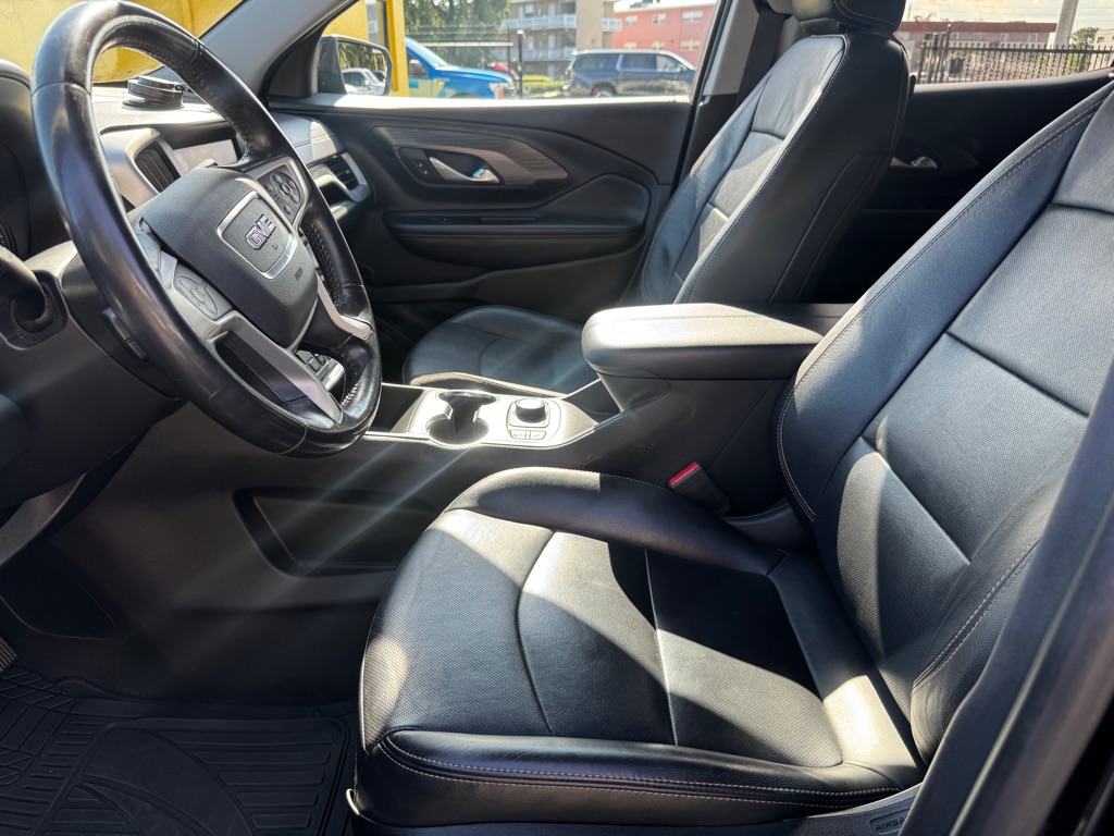 Photo 17 of this GMC TERRAIN