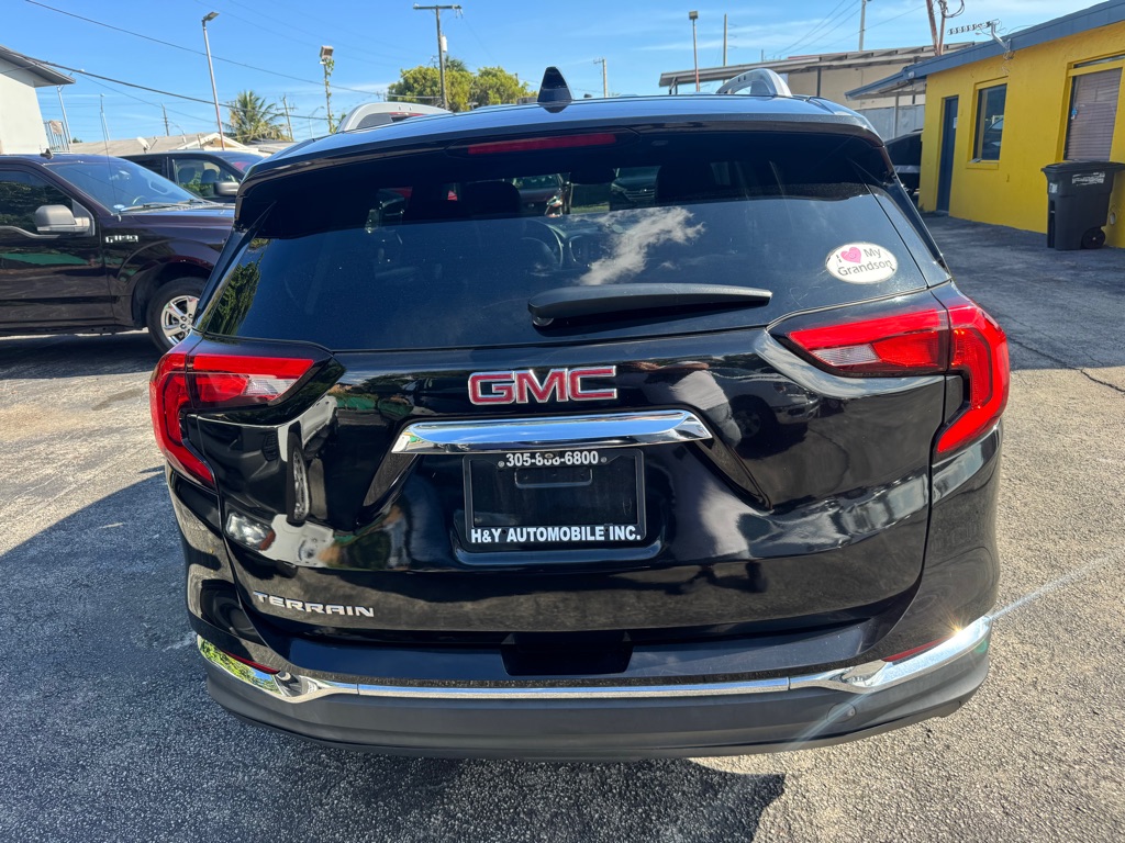 Photo 13 of this GMC TERRAIN