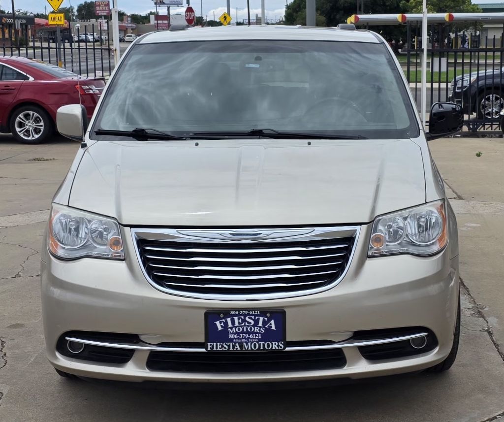 Photo 2 of this CHRYSLER TOWN & COUNTRY