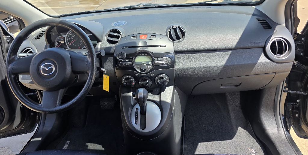 Photo 11 of this MAZDA MAZDA2