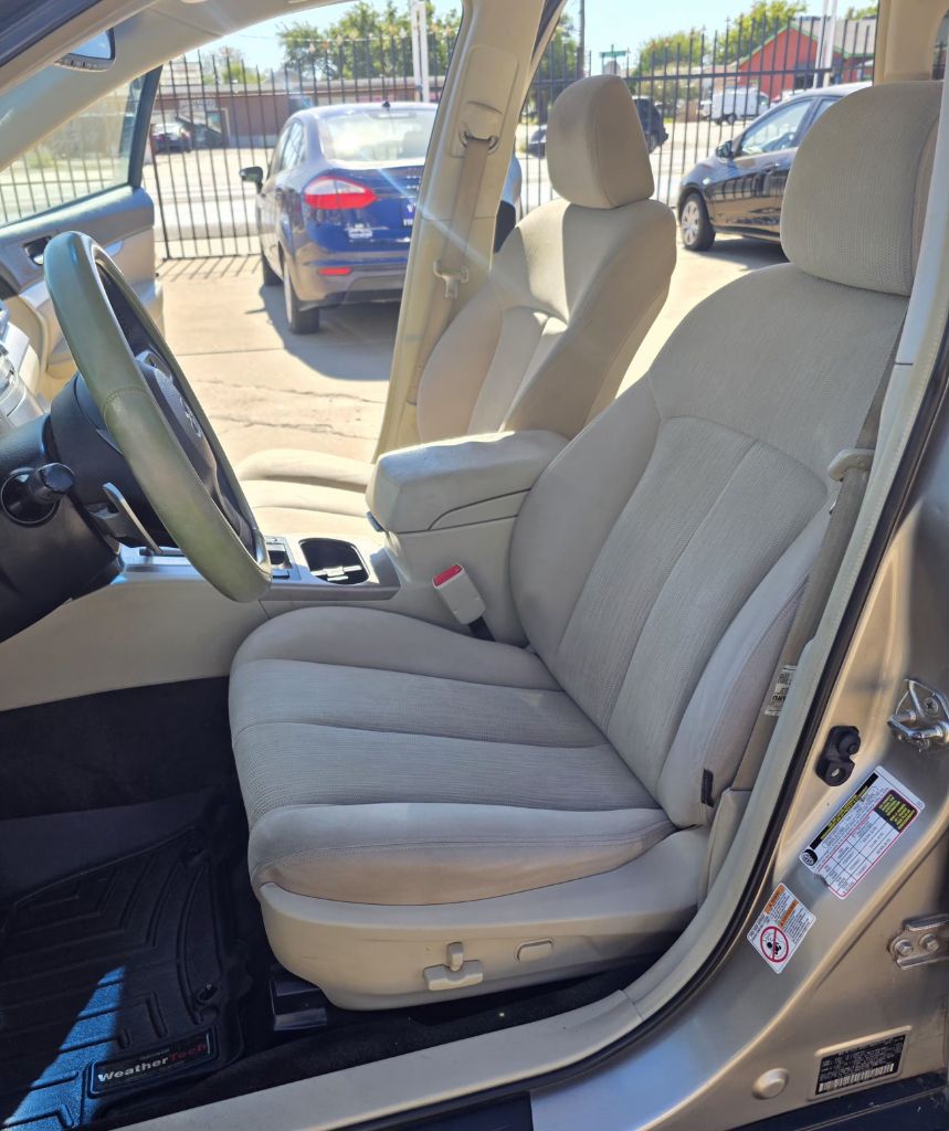 Photo 7 of this SUBARU OUTBACK