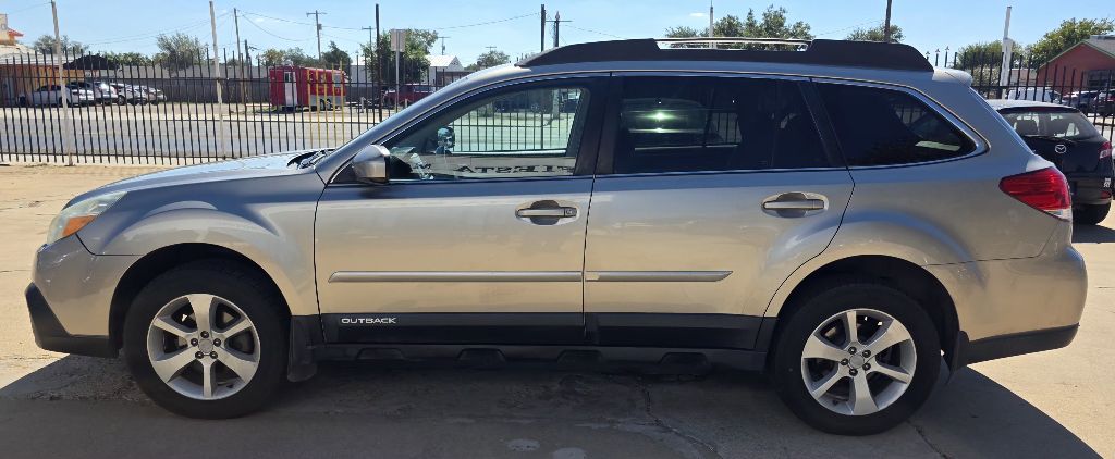 Photo 3 of this SUBARU OUTBACK