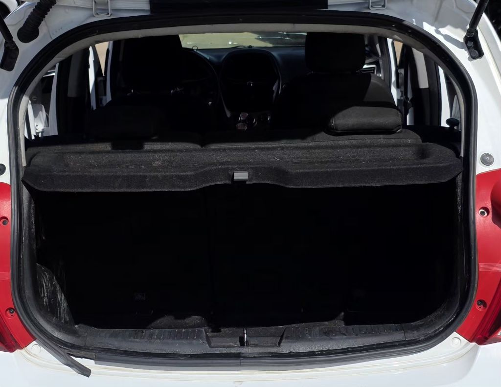 Photo 8 of this CHEVROLET SPARK