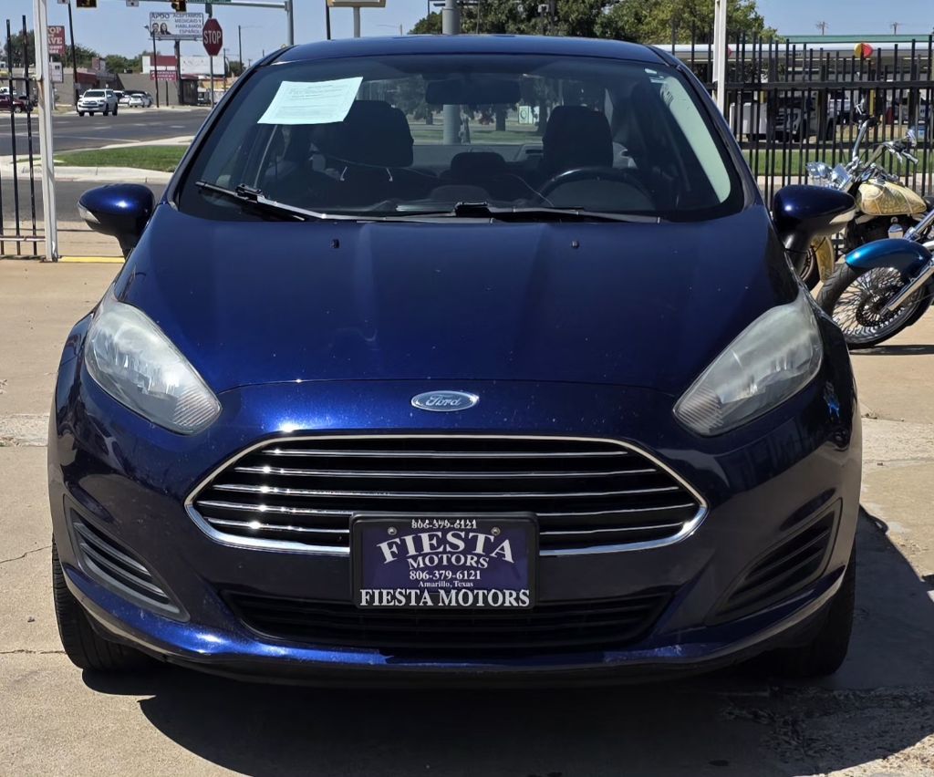 Photo 2 of this FORD FIESTA