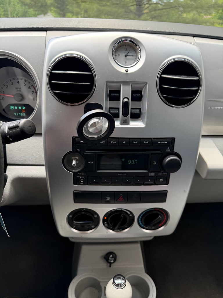 Photo 13 of this CHRYSLER PT CRUISER
