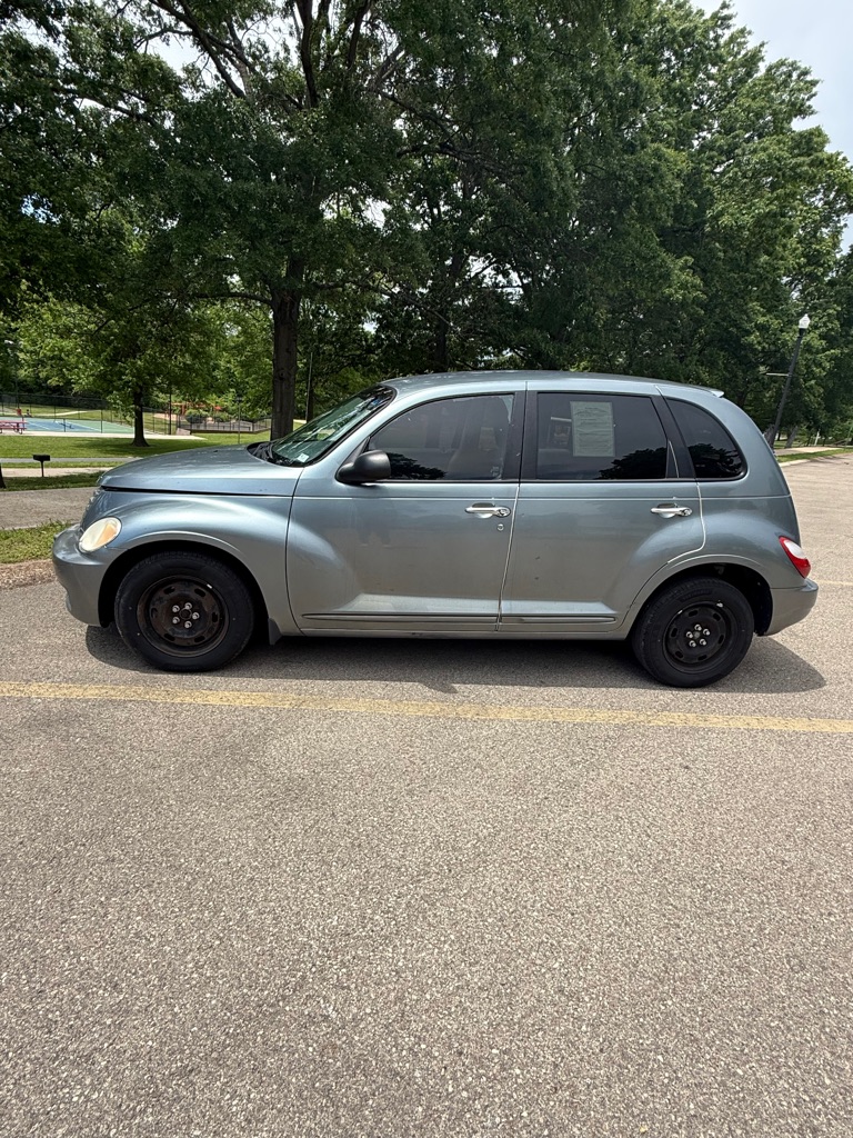 Photo 2 of this CHRYSLER PT CRUISER