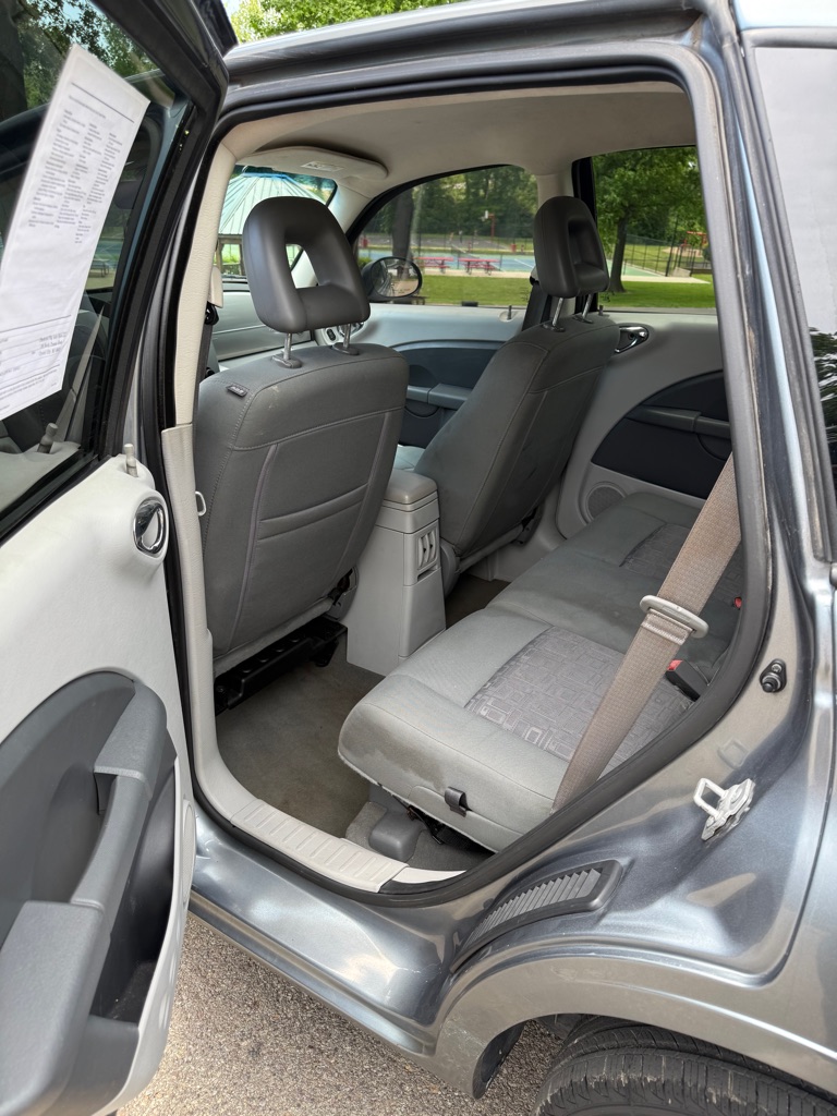 Photo 11 of this CHRYSLER PT CRUISER