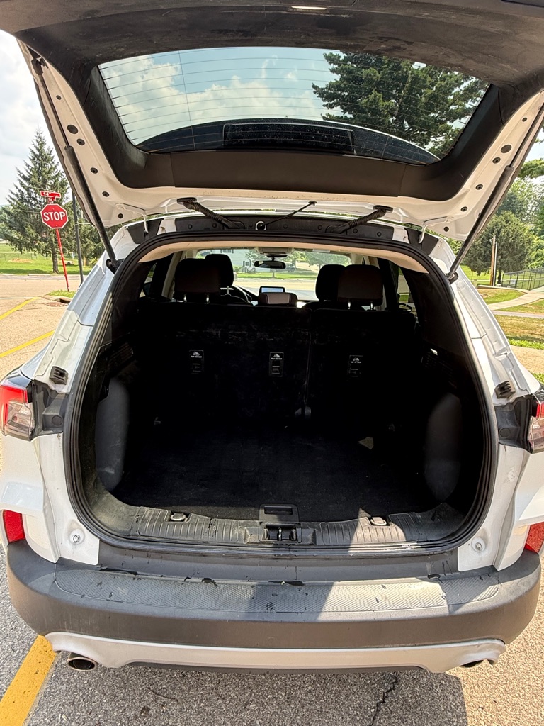 Photo 11 of this FORD ESCAPE