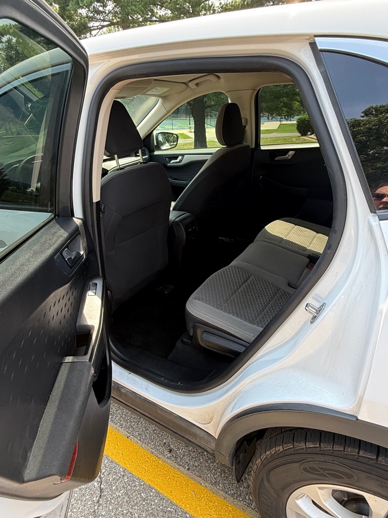 Photo 12 of this FORD ESCAPE