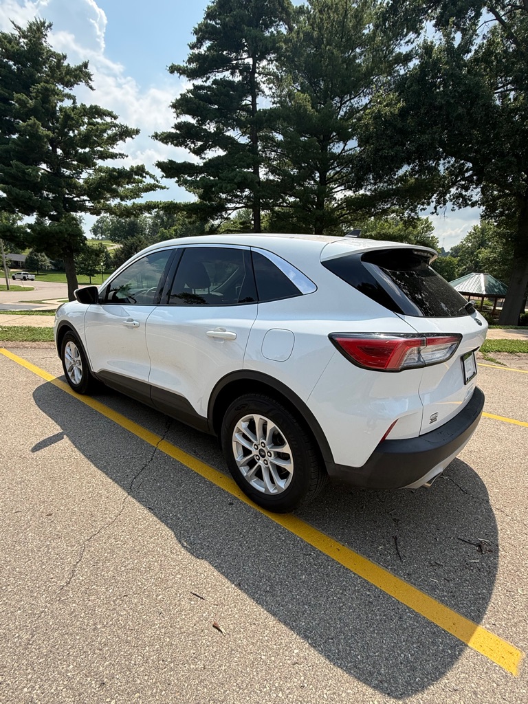 Photo 3 of this FORD ESCAPE