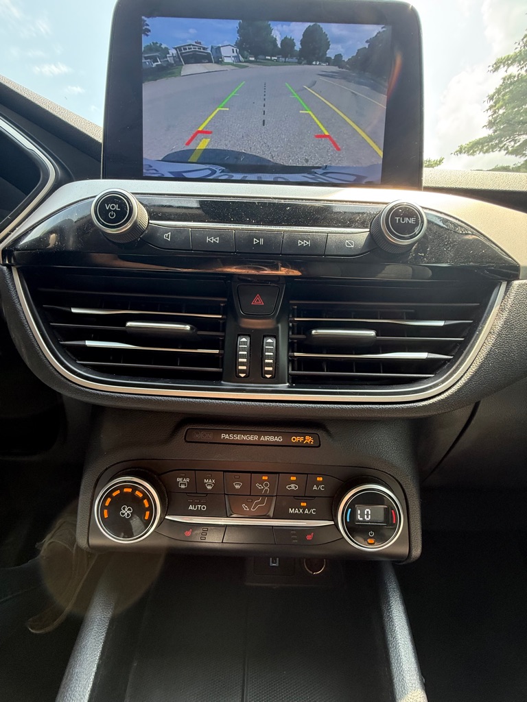 Photo 15 of this FORD ESCAPE