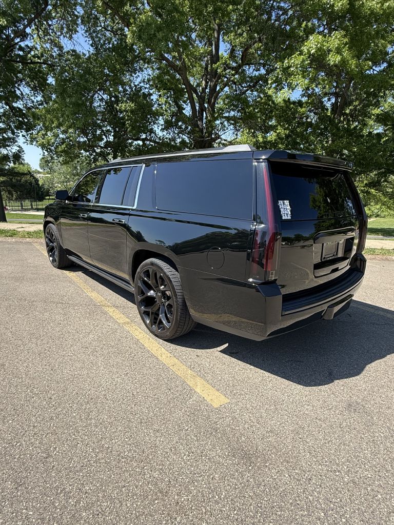 Photo 3 of this GMC YUKON XL