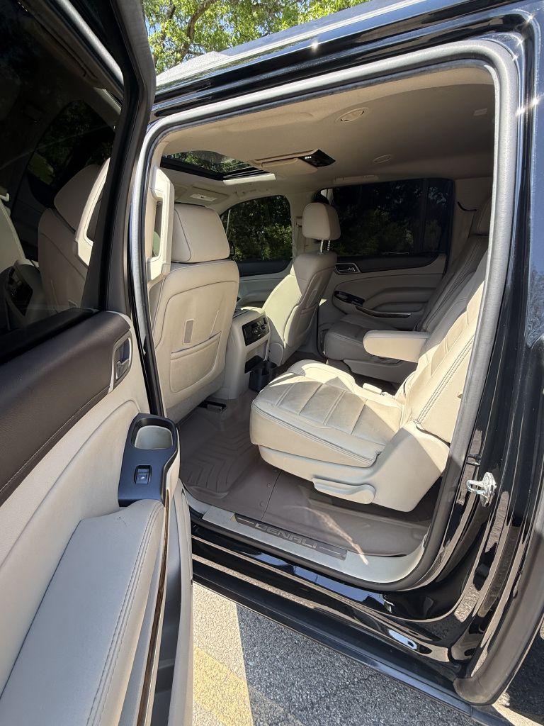 Photo 13 of this GMC YUKON XL