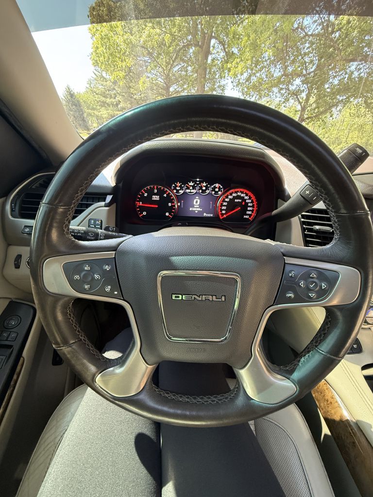 Photo 18 of this GMC YUKON XL