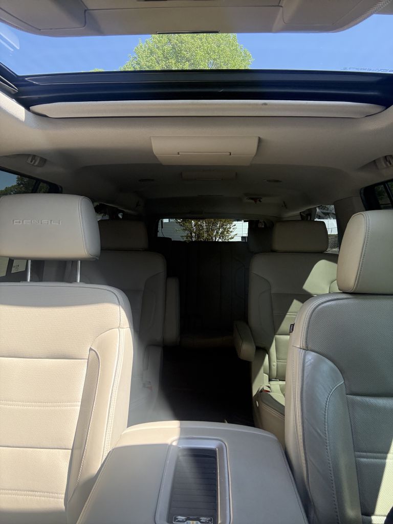 Photo 20 of this GMC YUKON XL