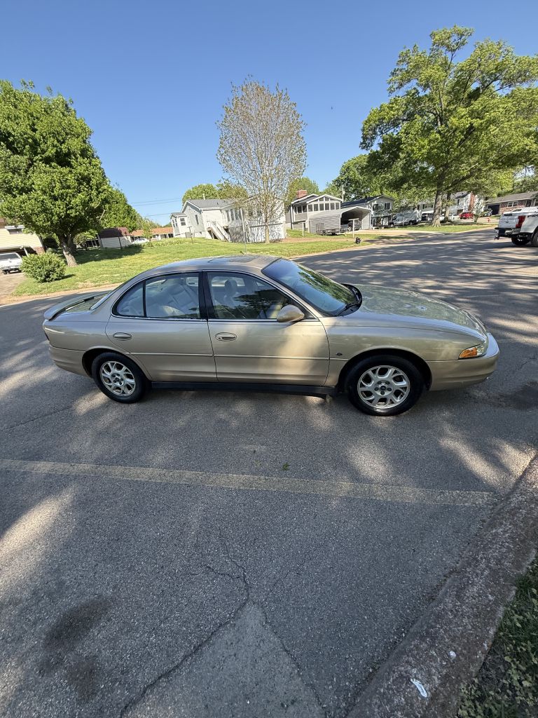 Photo 6 of this OLDSMOBILE INTRIGUE