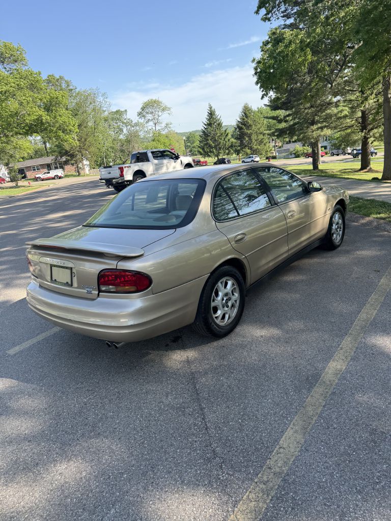 Photo 5 of this OLDSMOBILE INTRIGUE