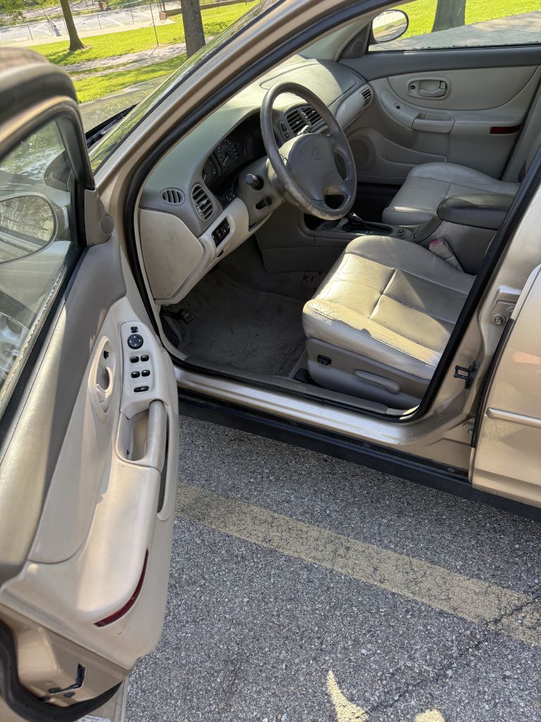 Photo 9 of this OLDSMOBILE INTRIGUE