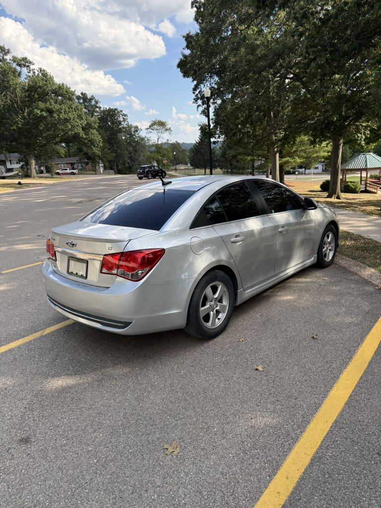Photo 5 of this CHEVROLET CRUZE