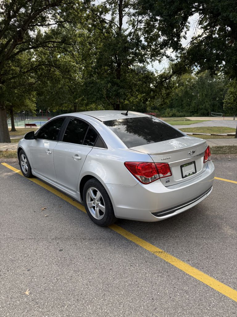 Photo 7 of this CHEVROLET CRUZE