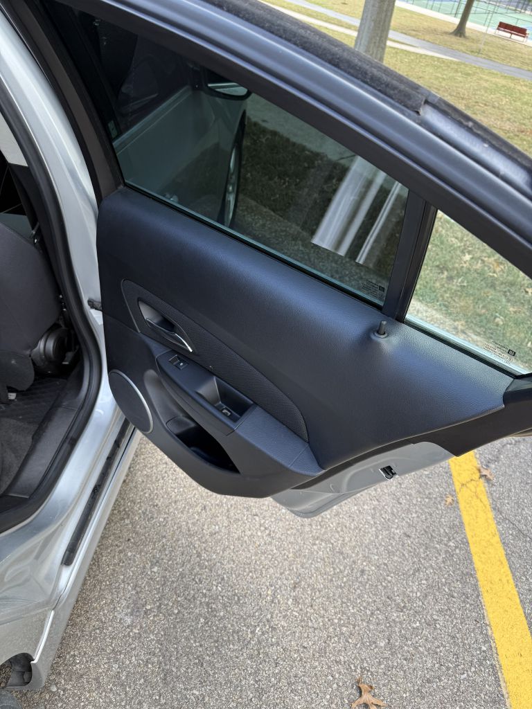 Photo 14 of this CHEVROLET CRUZE