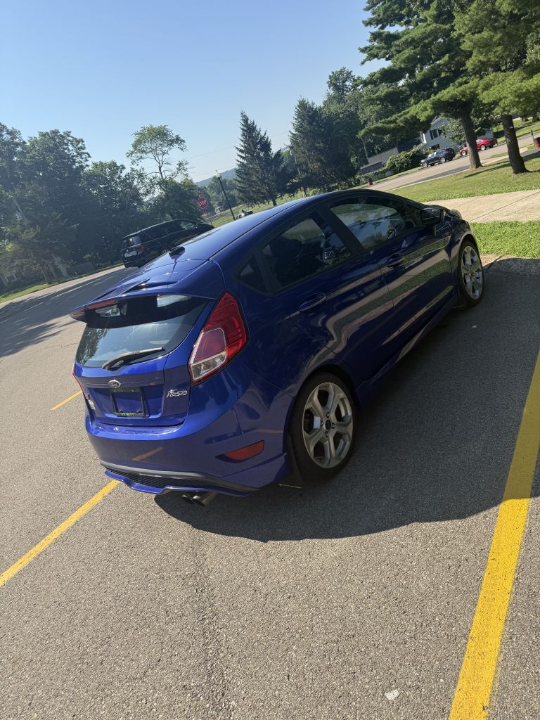 Photo 5 of this FORD FIESTA