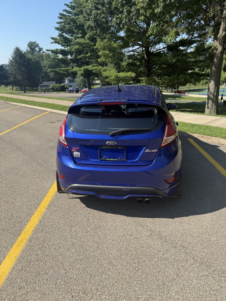 Photo 6 of this FORD FIESTA