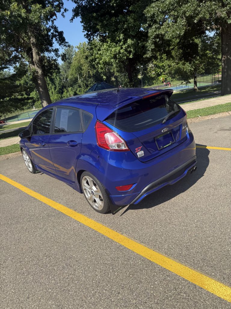 Photo 7 of this FORD FIESTA