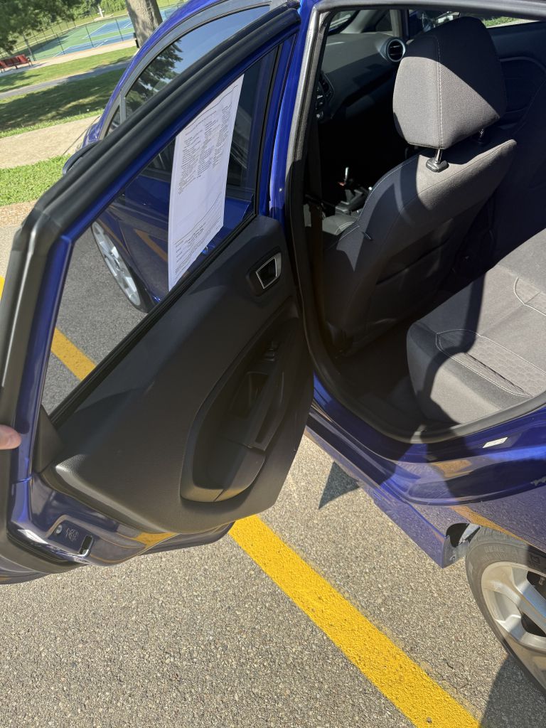 Photo 11 of this FORD FIESTA