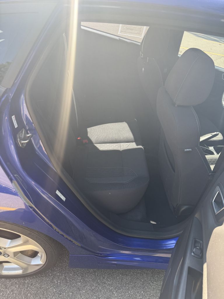Photo 15 of this FORD FIESTA