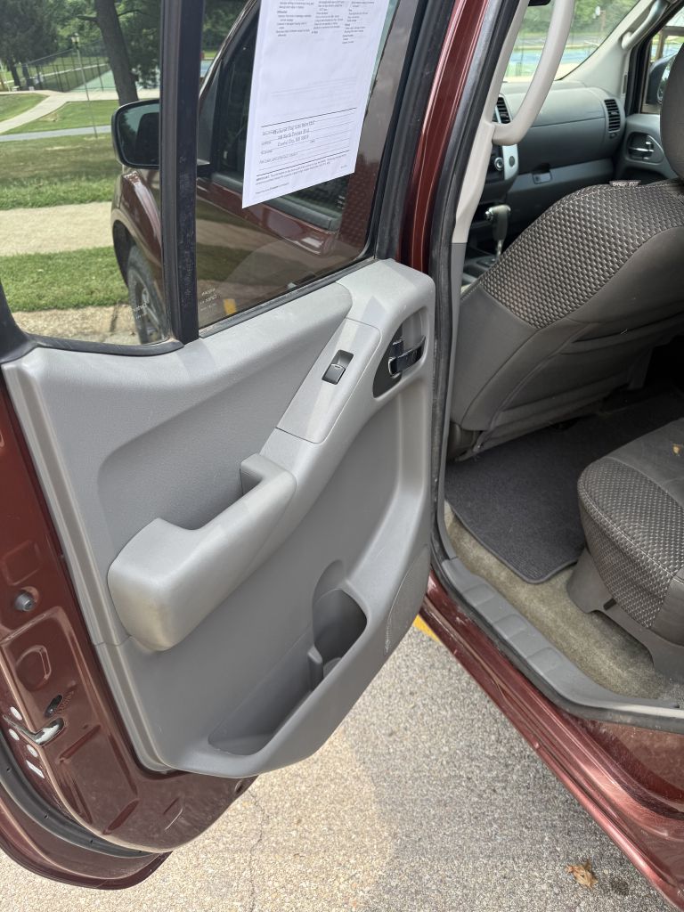 Photo 12 of this NISSAN FRONTIER