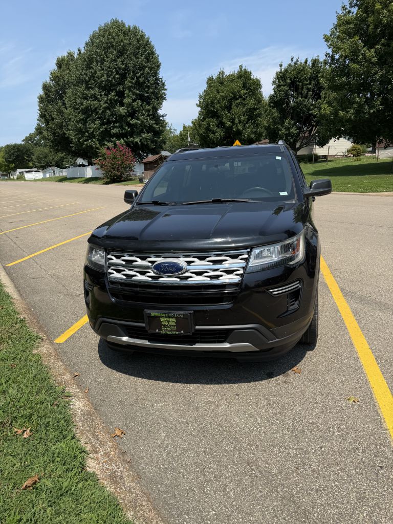 Photo 2 of this FORD EXPLORER