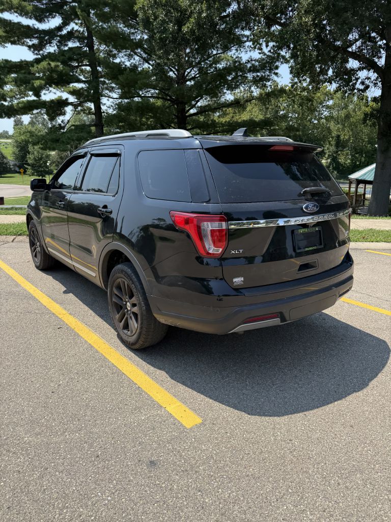 Photo 7 of this FORD EXPLORER