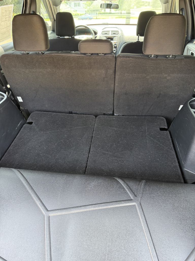 Photo 13 of this FORD EXPLORER