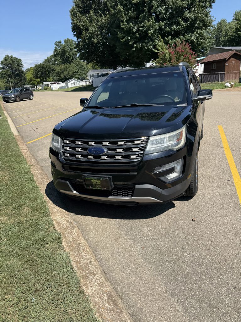 Photo 2 of this FORD EXPLORER