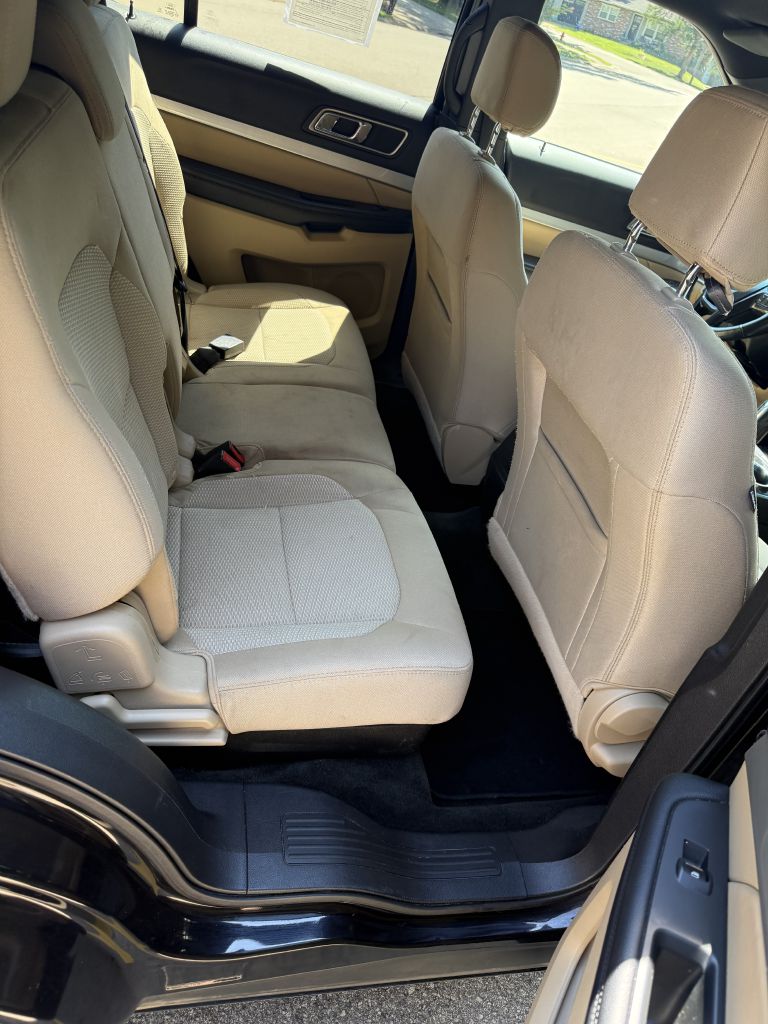 Photo 17 of this FORD EXPLORER